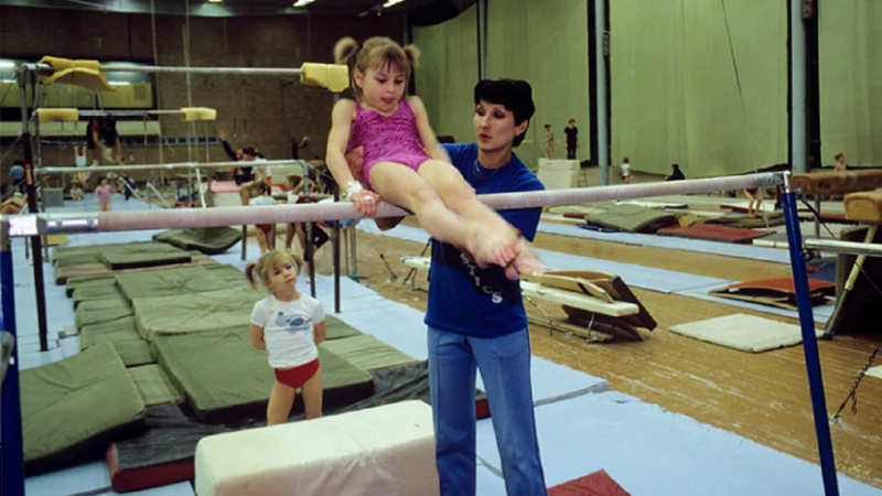 Советскую чемпионку ОИ по спортивной гимнастике Саади пожизненно дисквалифицировали в Канаде